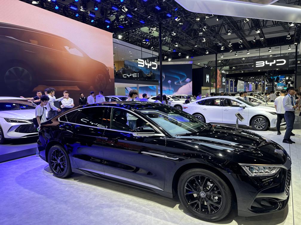 长春汽博会一线观察丨自主汽车品牌“智能”突围(图2)