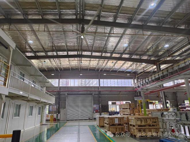 厂房通风降温工业大吊扇与冷风机各有哪些特点与优势?