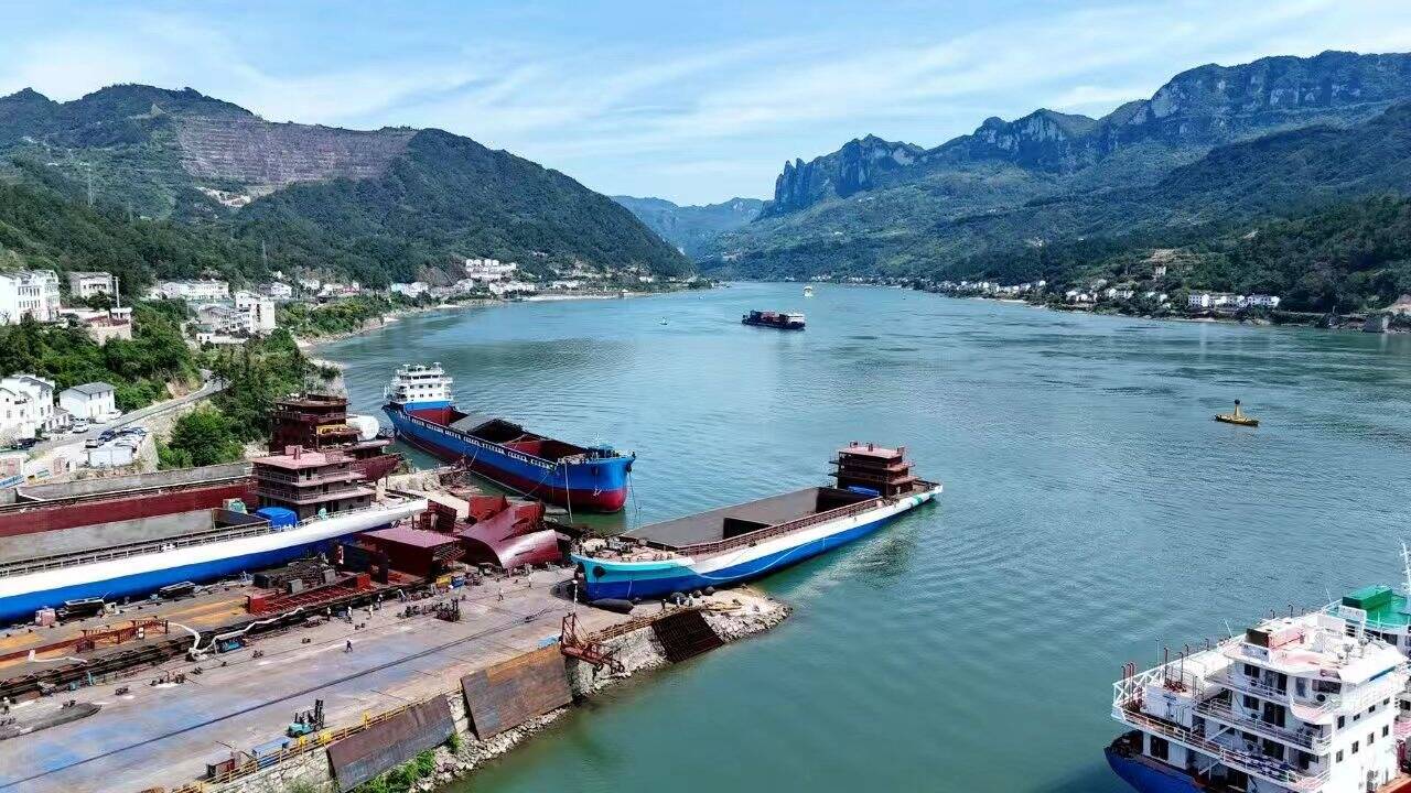 kaiyun网站：从内河到远洋：潍柴船舶动力2025交出亮丽答卷(图3)