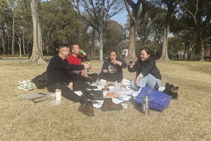 kaiyun入口：湖水更清产业更绿城市更美——从无锡感知十八载太湖治理之变(图3)