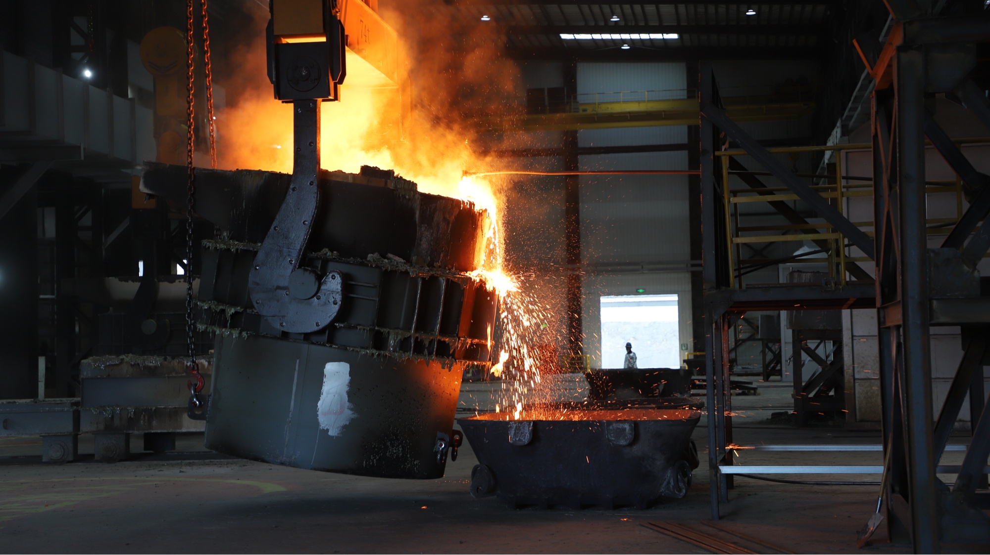 70%绿电+机器人冶炼：炉合金铁水重新定义“高载能”(图2)